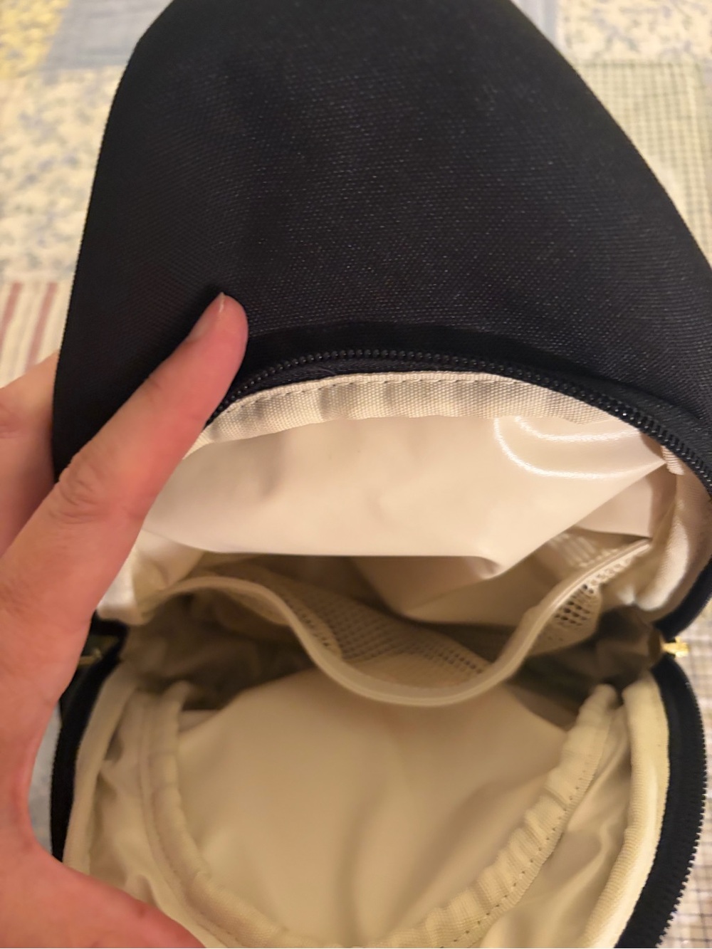 Canvelle Small City Sling Bag - Picture 6 of 6